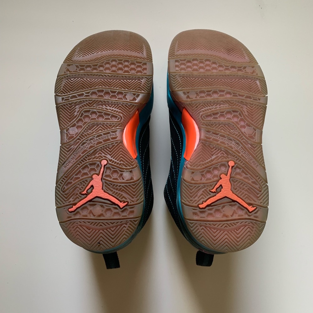 Jordan Velocity - Picture 5 of 6